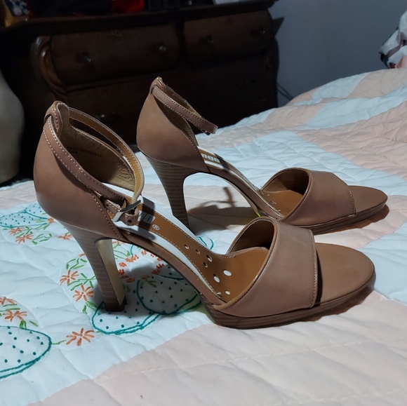 Bongo Open Toe Ankle Strap Nude Beige Heels Women's Size 9M - Picture 6 of 9